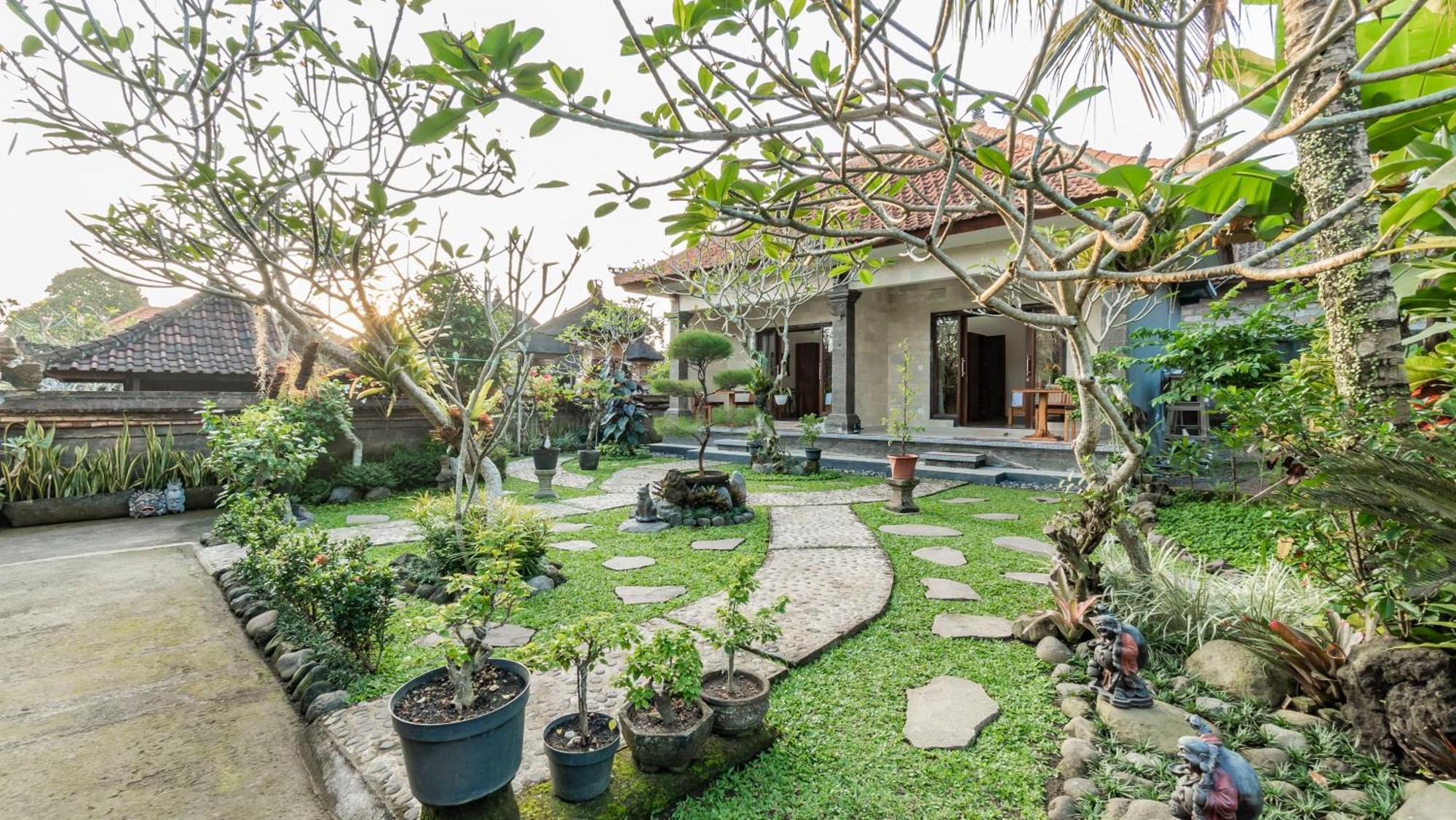 Marwati Guest House Ubud  Exterior photo